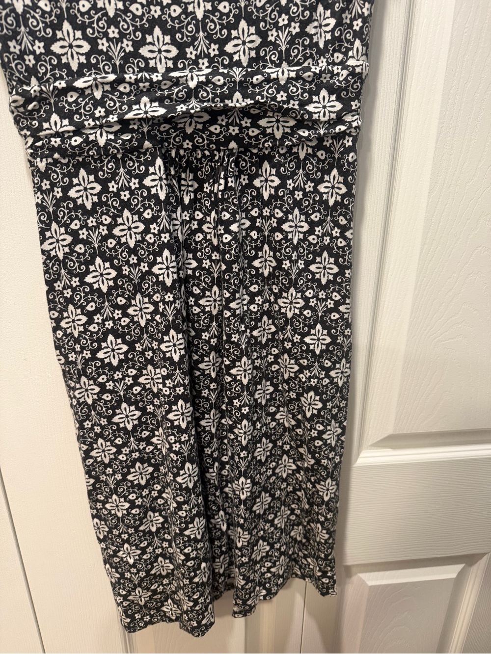 Boden Black and White Floral Scoop-Neck Midi Dress - Picture 5 of 6